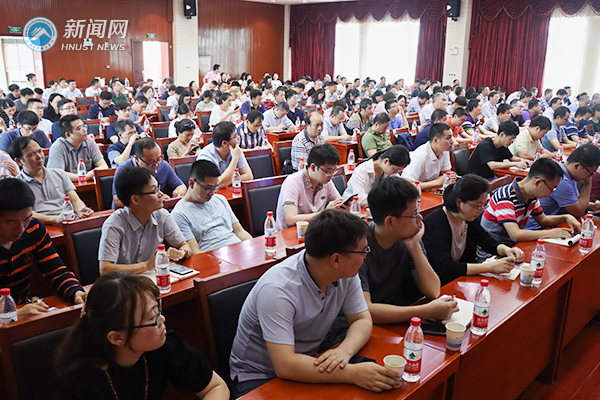 李子晗1.jpg