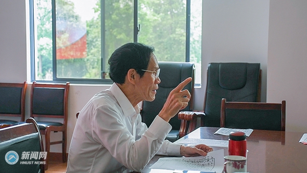 6朱有志书记上党课2.jpg