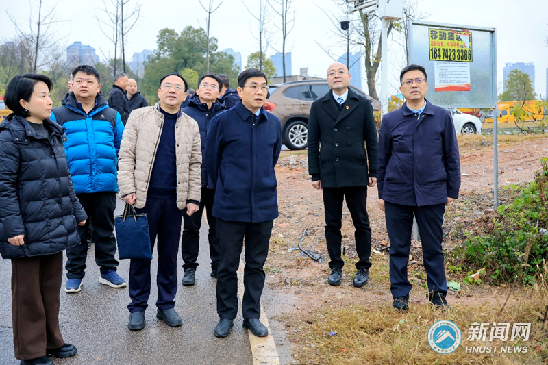 蒋丽忠现场调研学林区项目征地工作